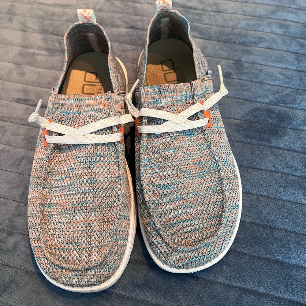 Hey dudes size 9, only worn few times